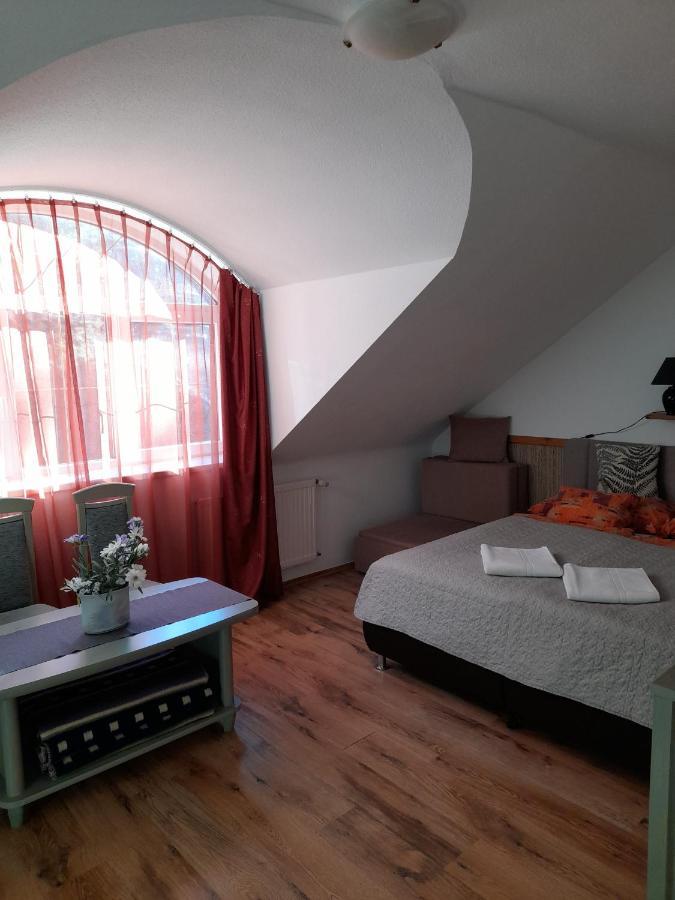 Zoeld Sziget Vendeghaz Hotel Егер Екстериор снимка